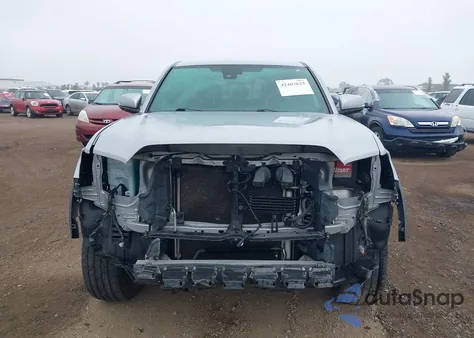 2019 Toyota Tacoma Trd Off Road z USA, uszkodzony, nr VIN 3TMCZ5AN0KM199724